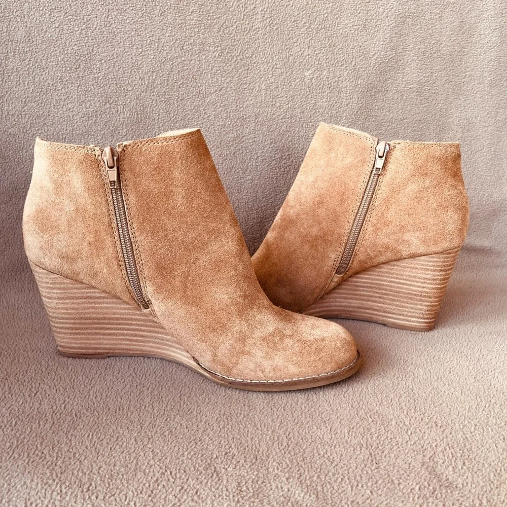 Lucky Brand LK-YIMME Camel Tan Suede Leather‎ Ankle Wedge Booties Size 10M / 42